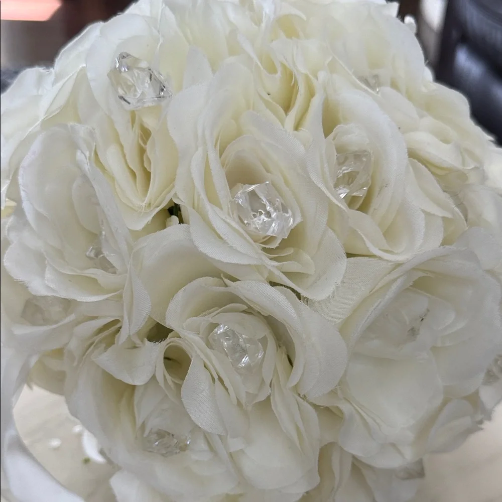 Elegant Cream Floral Arrangement ball